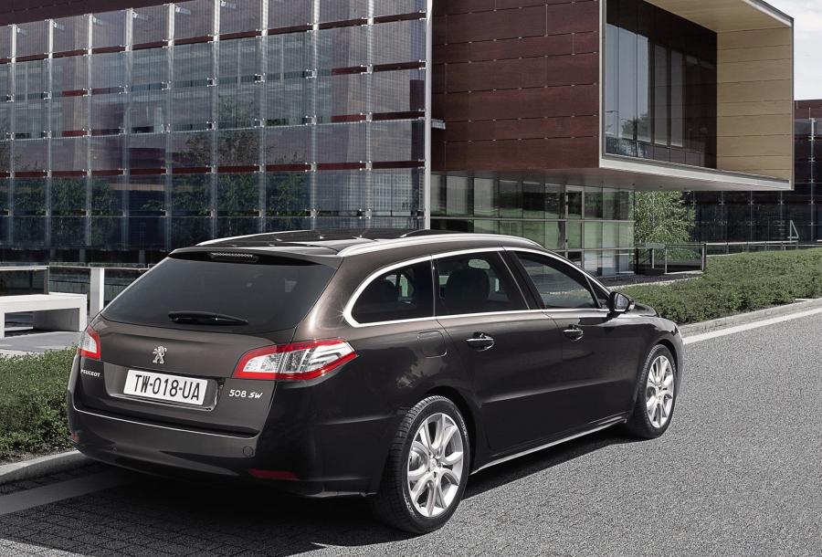  Peugeot 508 2010 года  (фото 36 из 47)
